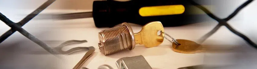 Community Locksmith Store Edgewater, NJ 201-367-1906 - changing-locks
